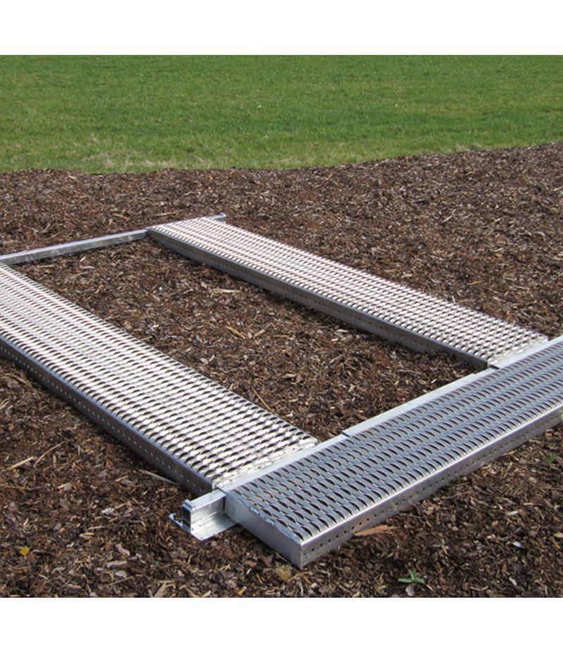 Garnitur mit 420 mm breiten Längsrosten