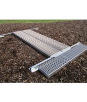 Garnitur mit 420 mm breiten Längsrosten