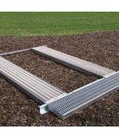 Garnitur mit 420 mm breiten Längsrosten