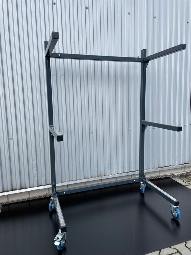 Sargregal für 3 Särge, einseitig