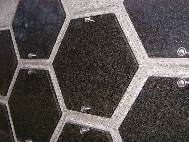 Urnenfachabdeckung "Hexagon"